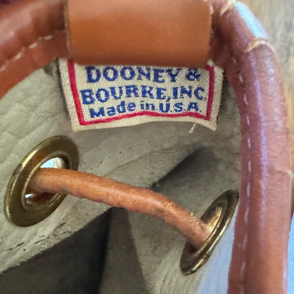 RARE! Vintage Dooney & Bourke Bucket Bag with tassels - Picture 7 of 8
